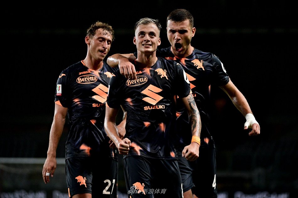 国足正在为 国足正在为