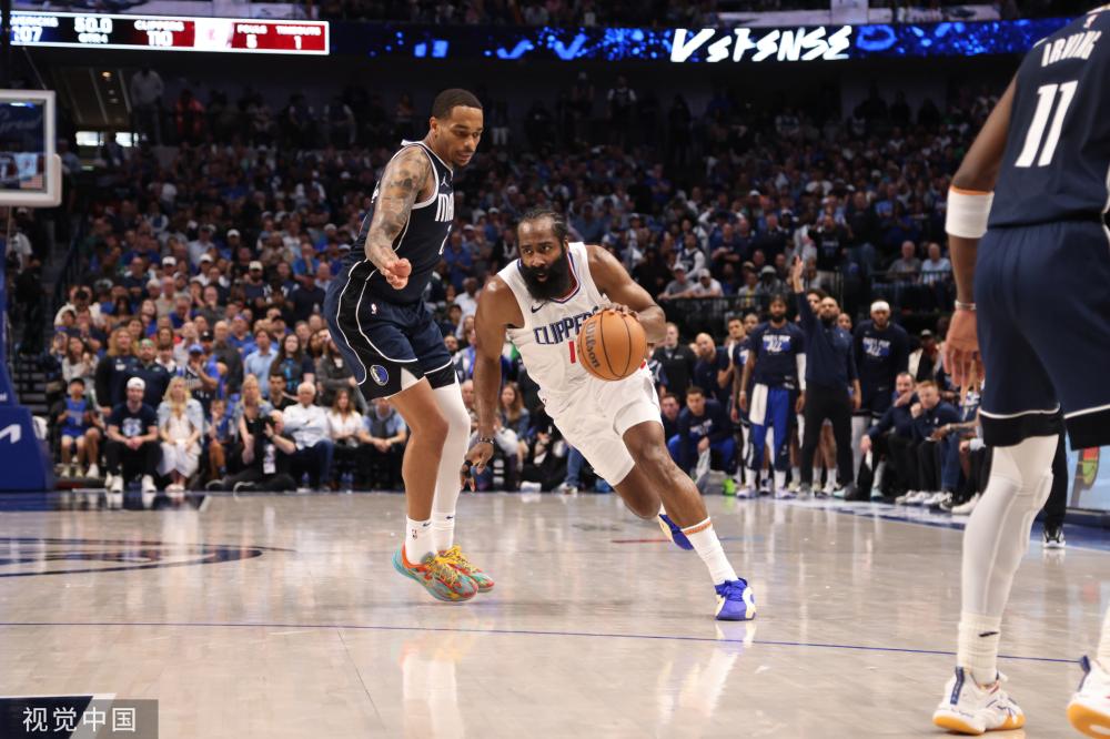 走着一条如 走着一条如