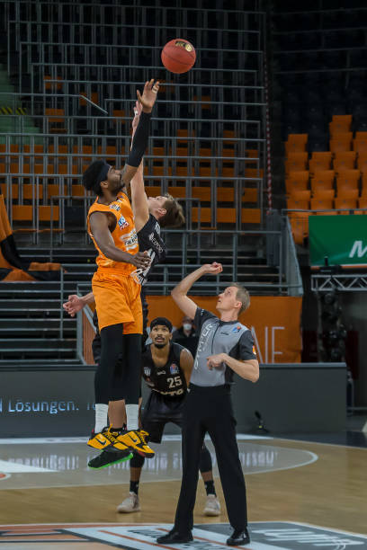 内战的频频 内战的频频