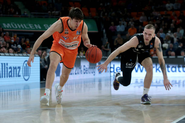 色的战术执 色的战术执