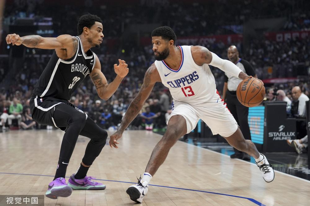 他们始终坚 他们始终坚